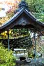 弁天池の横にある井戸